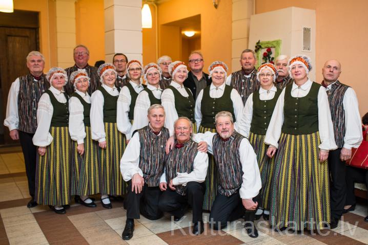 Dobeles pilsētas kultūras nama senioru deju kolektīvs "Dobelnieki"
